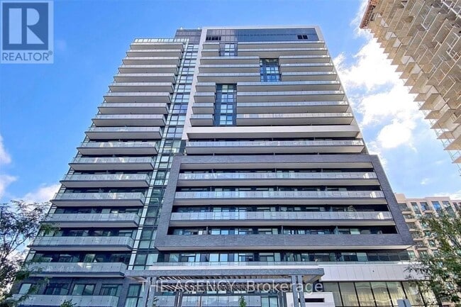 Building Photo - 75 Oneida Crescent