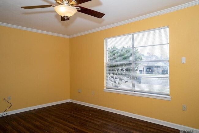 Building Photo - 4630 Southpark Dr