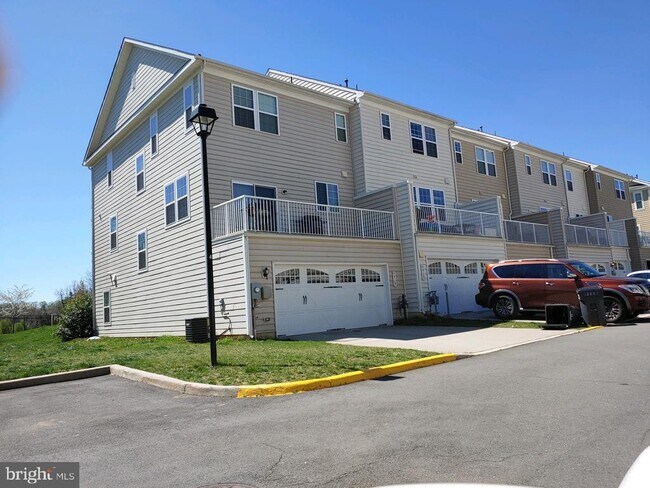 Foto del edificio - 44167 Seawolve Square