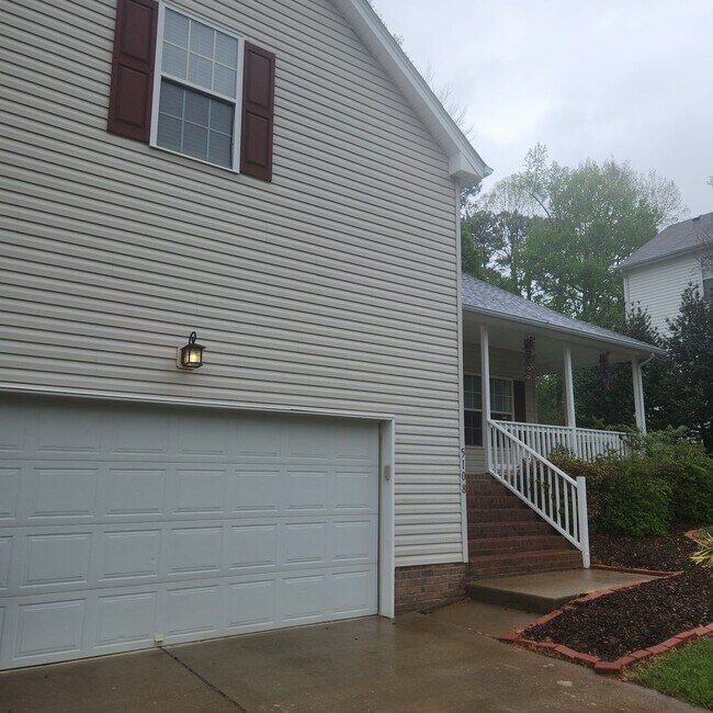 Foto del edificio - 5108 Essex Ct