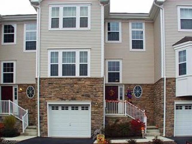 Primary Photo - 17 Black Bear Ct