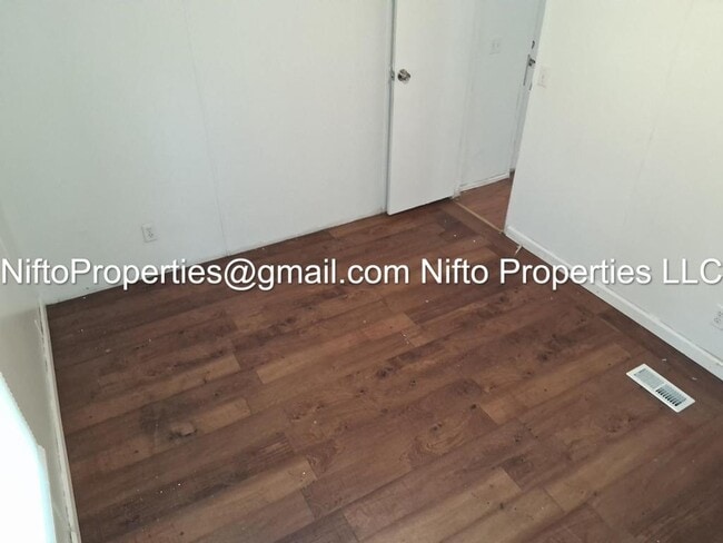 Building Photo - 5592 Aenon Ln