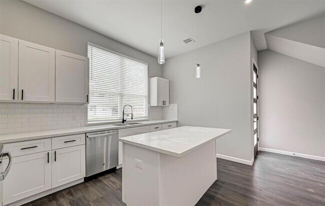 Foto del edificio - 7035 Goforth St