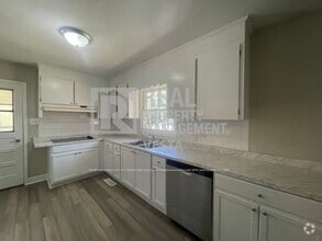 Building Photo - 105 Evelyn Dr