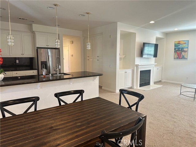 Building Photo - 50 Full Moon