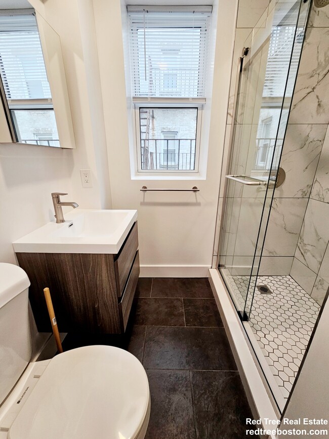 Building Photo - 111 Park Dr