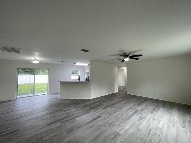 Foto del edificio - Move-In Ready! Beautiful 3BR/2BA with New Flooring & Fresh Paint