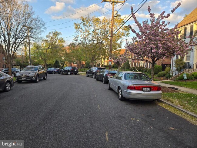 Building Photo - 2125 Suitland Terrace SE