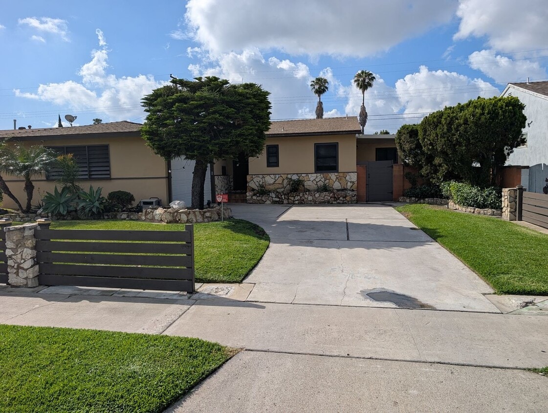 Photo - 748 W Gage Ave-