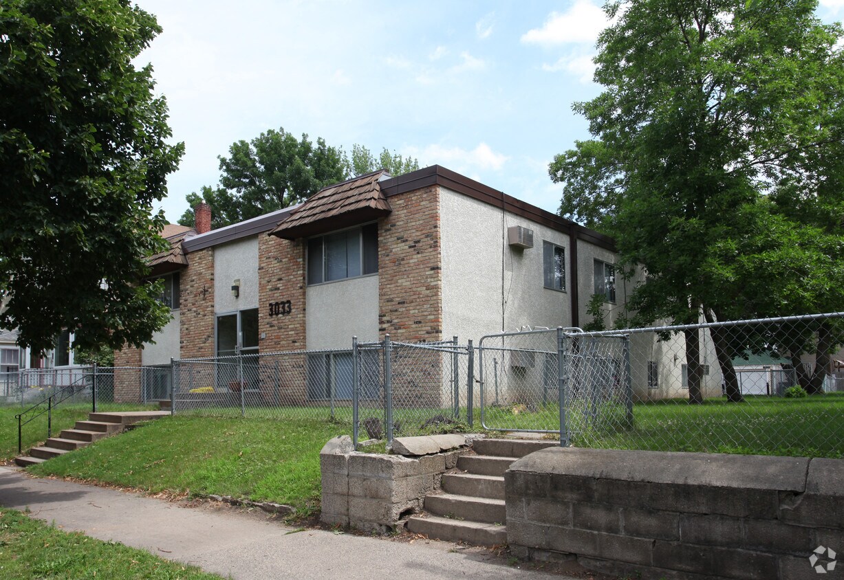 Building Photo - 3033 15th Ave S