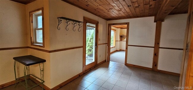 Foto del edificio - 18 Lake Ridge Rd