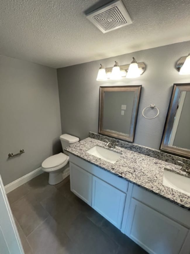 Foto del edificio - 1000 W Gandy St