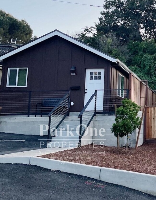 Building Photo - 1012 Merrithew Dr