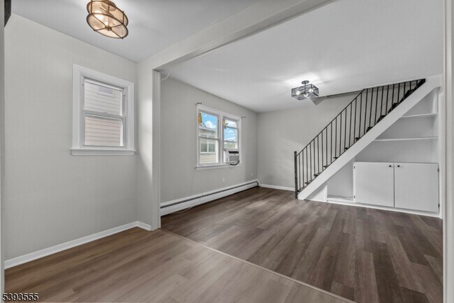 Foto del edificio - 14 Brookwood Dr