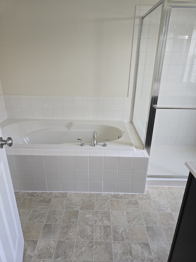 Building Photo - 243 Crofton Ct