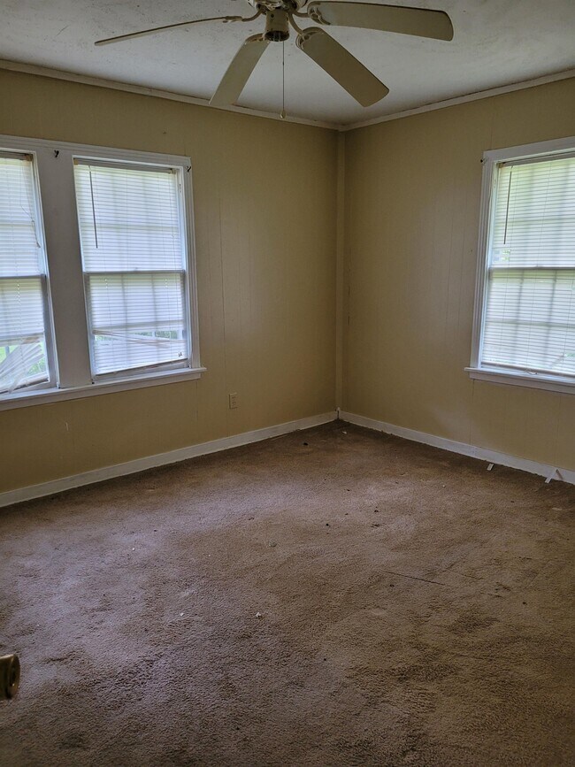 Building Photo - 1455 Bass Ave