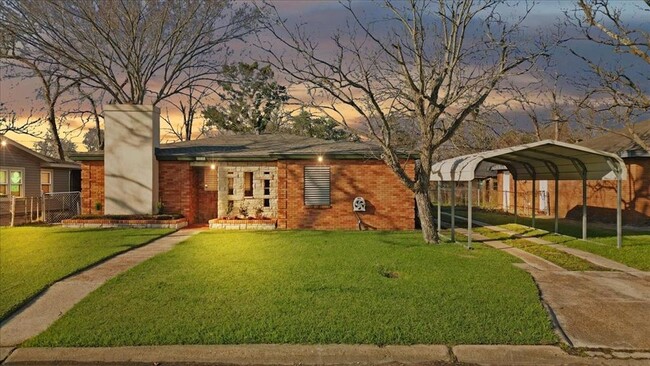 Building Photo - 3002 Danforth Memorial Dr