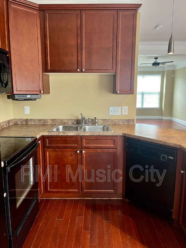 Foto del edificio - 2705 Dracut Ln