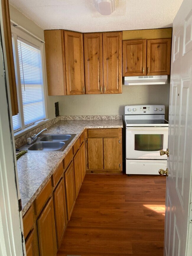 Foto del edificio - 2 Bedroom House in West Columbia Available for Rent Now