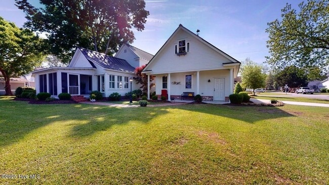 Building Photo - The Heart of Downtown