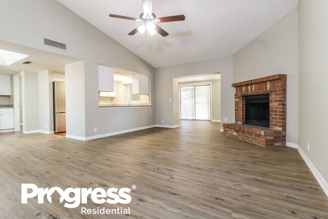 Foto del edificio - 7325 W Windrose Dr
