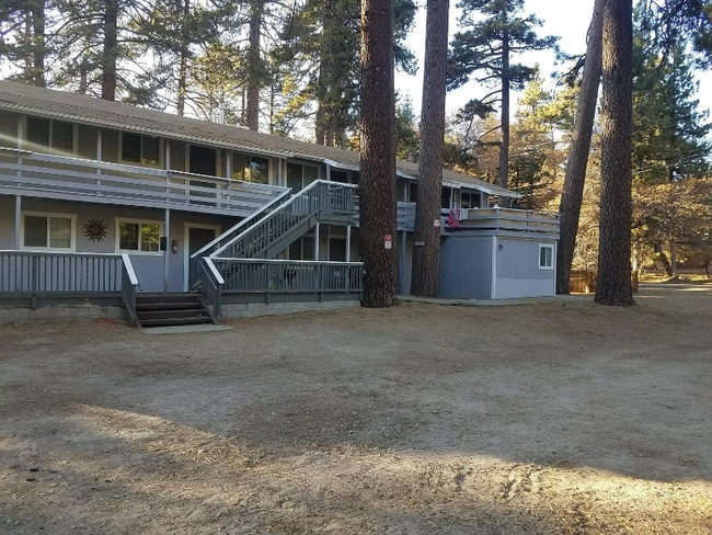 Foto del edificio - 33807 Green Valley Lake Rd