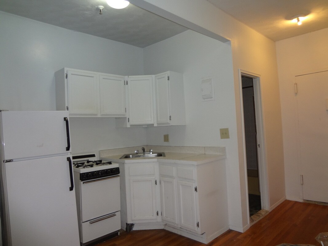 Building Photo - 518 E 80th St