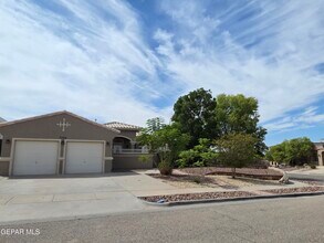Building Photo - 7346 Gulf Creek Dr