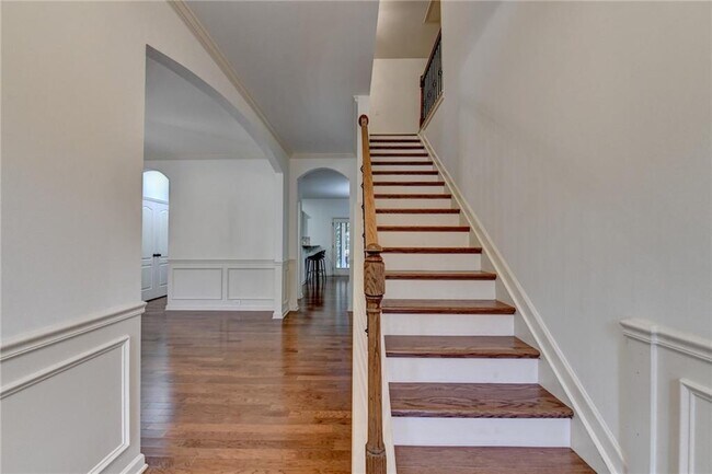 Building Photo - 5013 Groover Dr