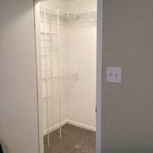 Building Photo - 406A Willow Turn