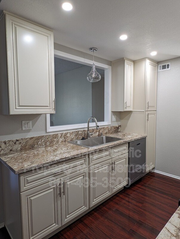 Foto principal - 2811 West Ave K 12