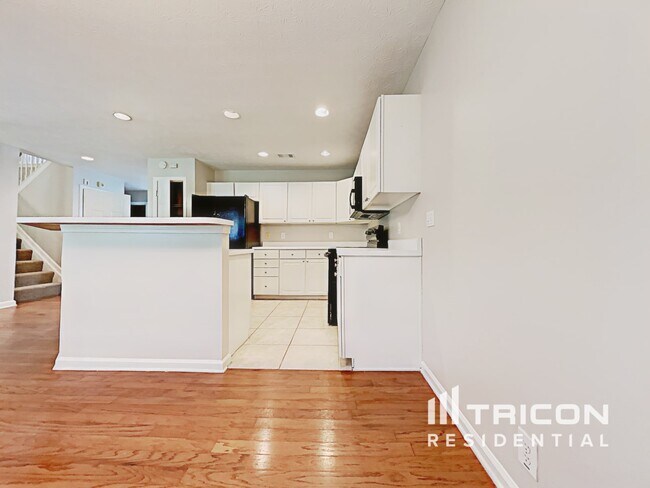 Foto del edificio - 2440 Lunetta Ln