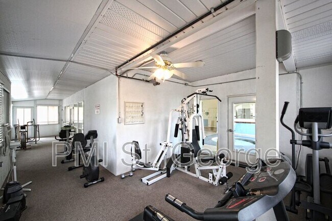 Foto del edificio - 2990 E Riverside Dr