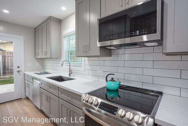 Building Photo - 3 br, 2 bath House - 813 Encino Place
