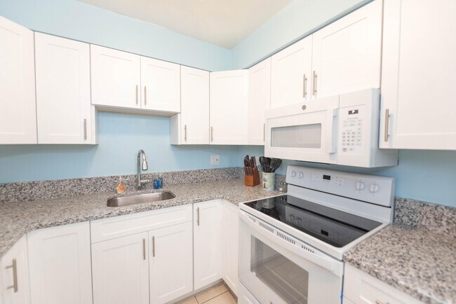 Building Photo - 2020 N Atlantic Ave