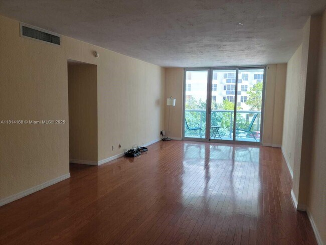 Building Photo - 3801 S Ocean Dr