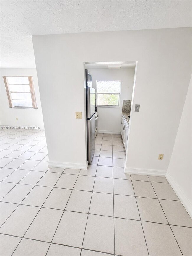 Foto del edificio - 1655 W 44th Pl