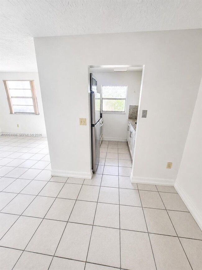 Building Photo - 1655 W 44th Pl