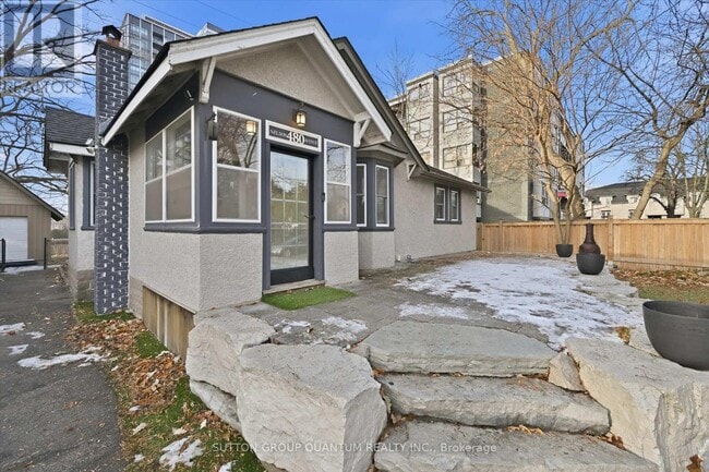 Photo du bâtiment - 480 Nelson Ave