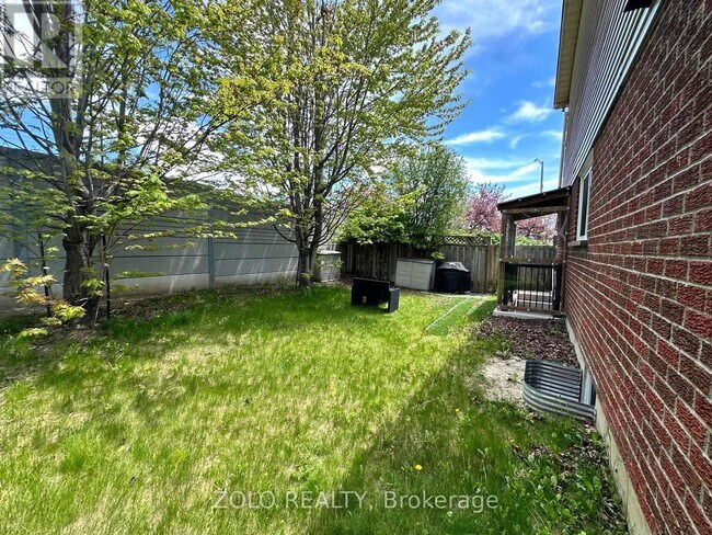 Building Photo - 138 Mandrake St