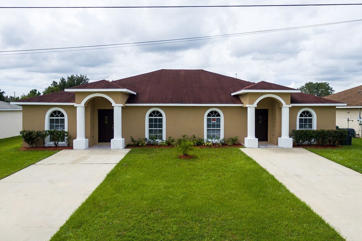 Primary Photo - 724 Leopard Ct