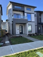 Building Photo - 4179 SE 68th Ave