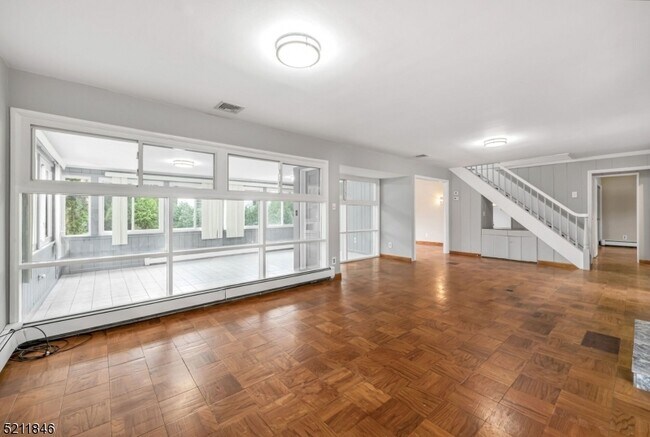 Building Photo - 836 Norgate Dr