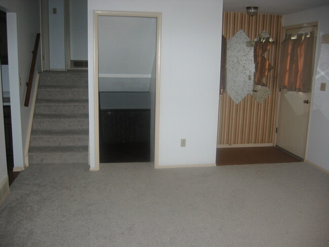Building Photo - 8258 Larkspur Dr