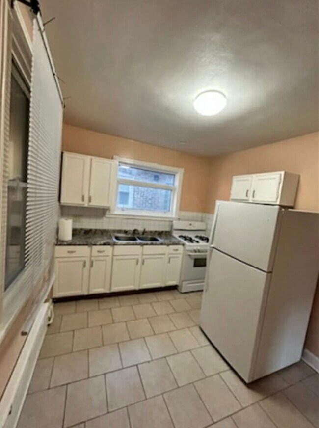 Foto del edificio - 5048 W Henderson St