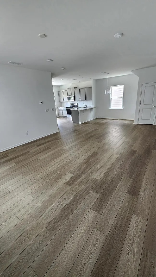Building Photo - Room in House on Godwit Ln