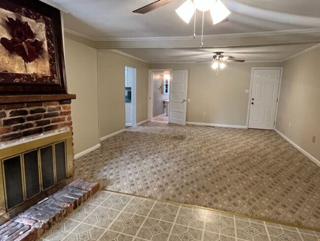 Foto del edificio - Available now on 3 acres in Hephzibah