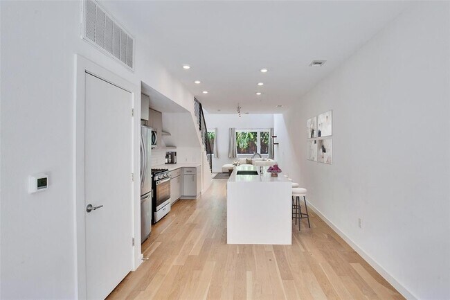 Foto del edificio - 2002 E 7th St