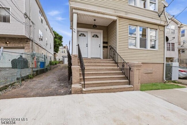 Building Photo - 235-237-237 Lehigh Ave