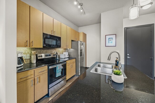 Building Photo - Millennium Westshore